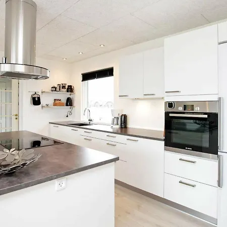 6 Person Holiday In Bl Vand Blåvand